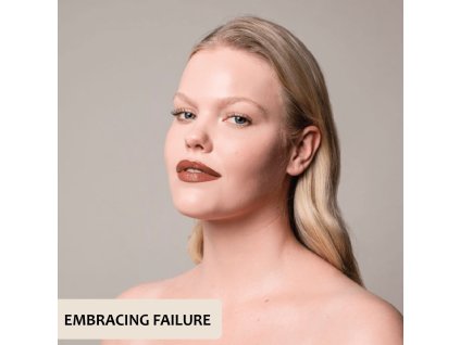 Rúž na pery Kia Charlotta - Embracing failure