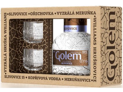 Slivovice se skleničkami