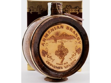 82686 ijevan brandy 7yo dreveny soudek 40 0 7l