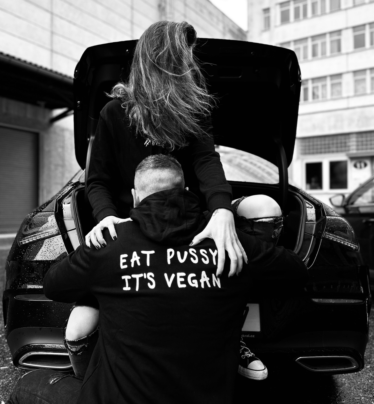 Jak mikina "EAT PUSSY" zapadá do filozofie značky