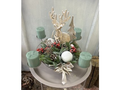 Adventní věnec s jelenem