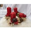 Adventní věnec s vůní skořice a červenými svíčkami
