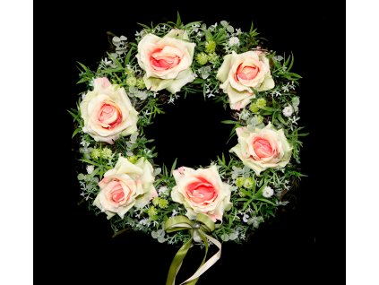 Růže s gypsophilou