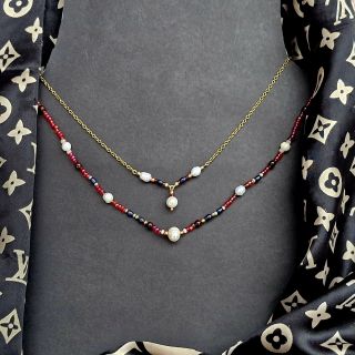 Naše nová exkluzivní sada obsahující dva náhrdelníky různých délek a jemné náušnice. 🤗📿 #souprava #nahrdelnik #nahrdelniky...