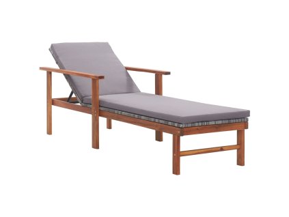 vidaXL Záhradné ležadlo s podložkou, polyratan a akáciový masív, sivé
