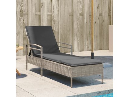 vidaXL Záhradné ležadlo s vankúšom svetlosivé 63x200x81 cm polyratan