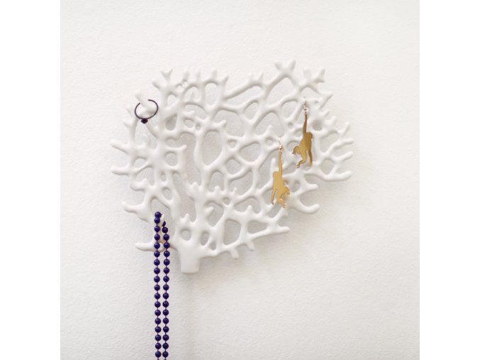 Organizér / věšák ve tvaru korálu na šperky na zeď - bílý