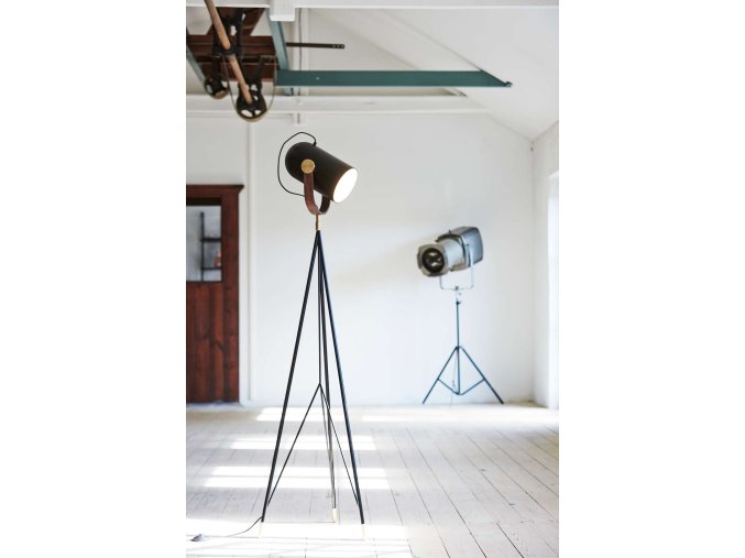 designová stojací lampa Carronade