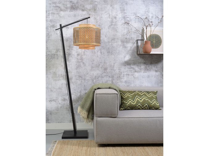 designová lampa z černého bambusu