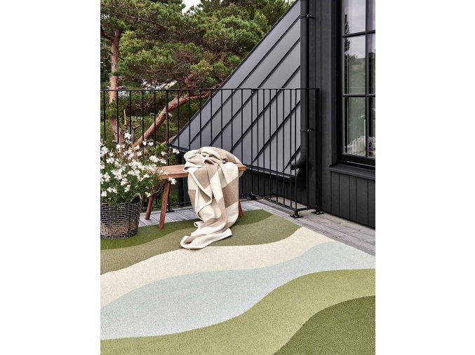 zelený tkaný vinylový koberec běhoun Pappelina URVI Woods s vlnami