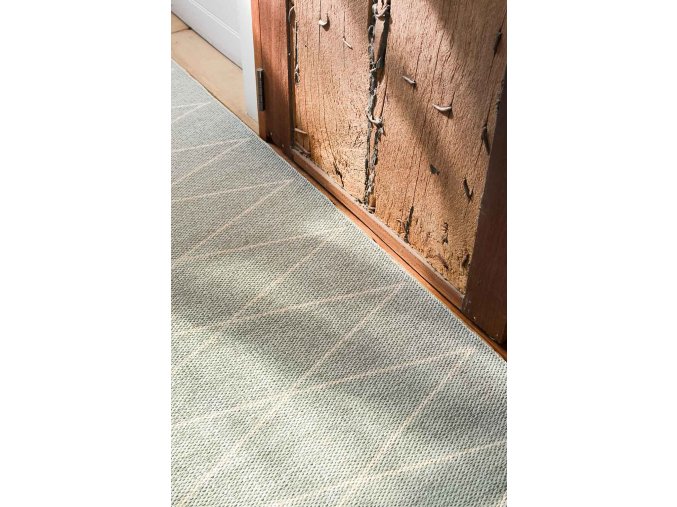 Zelený tkaný vinylový koberec běhoun Pappelina Sage/Vanilla, vzor síť, skřížené čáry