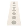 Šedý tkaný vinylový koberec běhoun Pappelina VERA Warm grey, kruhy