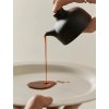 designový omáčník, kamenina, konvice na mléko či sojovou omáčku, Sand Secrets, Design house Stockholm