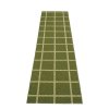 Zelený tkaný vinylový koberec běhoun Pappelina Ada Dark olive/olive metallic, kostkovaný