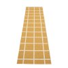 Hnědý tkaný vinylový koberec běhoun Pappelina ADA Ochre/Beige metallic, kostkovaný