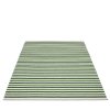 Zelený tkaný vinylový koberec běhoun Pappelina TEO Dark Green, pruhovaný