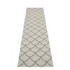 šedý tkaný vinylový koberec běhoun Pappelina Kotte Charcoal/Warm grey, vzor šišky, sítě