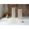 Béžový tkaný vinylový koberec běhoun Pappelina Kotte Sand/Vanilla, vzor šišky, sítě