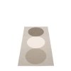 Šedý tkaný vinylový koberec běhoun Pappelina OTTO Clay s kruhy