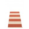 Oranžový tkaný vinylový koberec běhoun Pappelina Bob Brick, pruhy