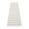 šedý tkaný vinylový koberec běhoun Pappelina Carl Warm grey/Fossil grey, pruhy