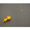Černý tkaný vinylový koberec běhoun Pappelina HONEY Charcoal, se vzorem včelích pláství