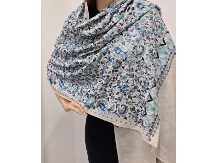 Lehká kašmírová šála s vyšívanými vzory - krémová