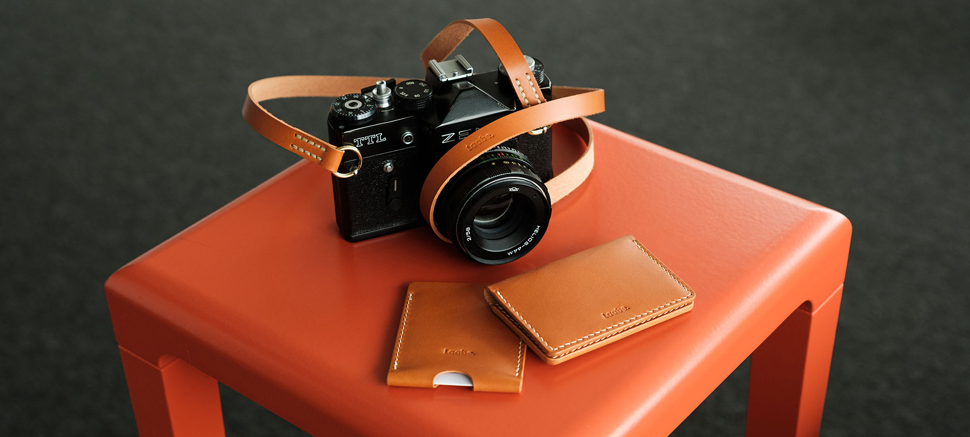 Produktová řada Laabe - fotopopruh a dvě peněženky