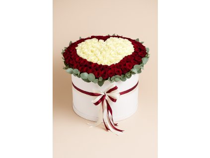 Box růží ve tvaru srdce