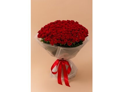 Kytice z červených keřových růží 1