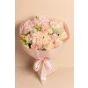 Kytice z hortenzií a růží s doplňky1