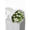 Elegantní kytice z bílých tulipánů