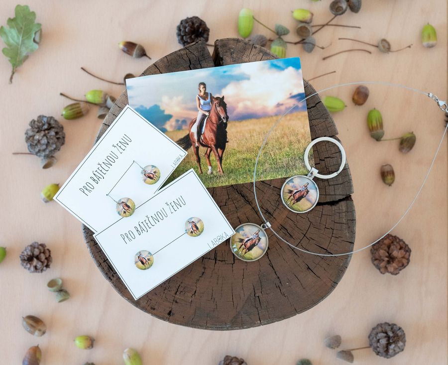 Šperk z vlastní fotky: Originální dárek na míru, který má skutečný význam