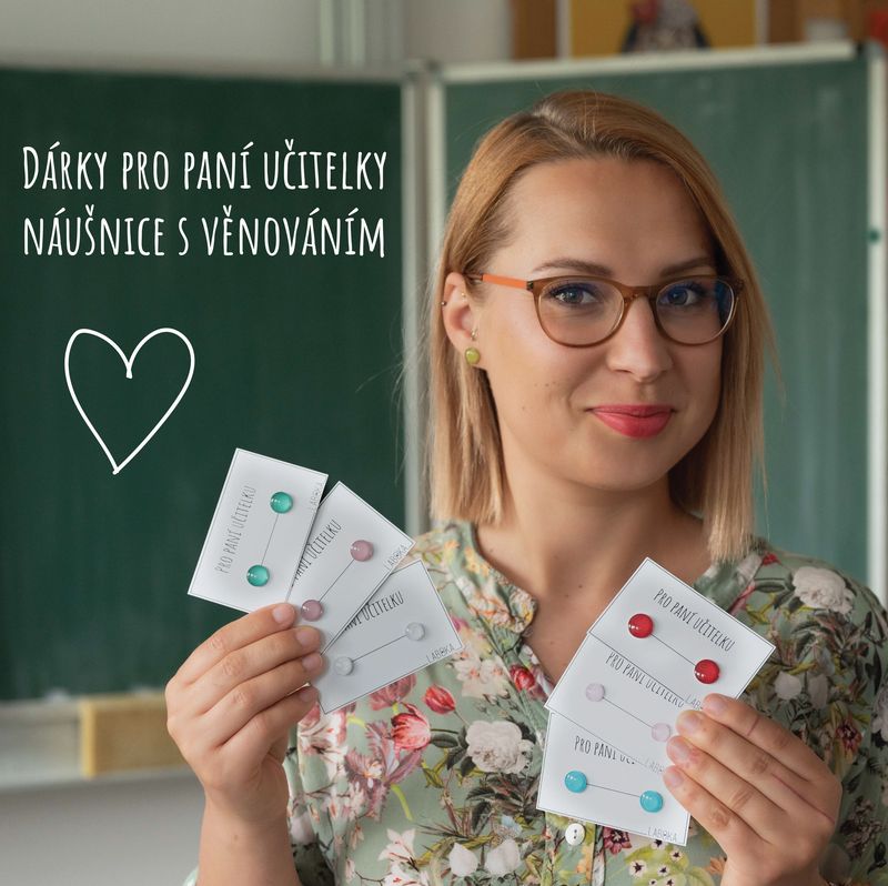 🎁 Nejlepší dárky pro paní učitelku: Originální tipy, které potěší (2026)