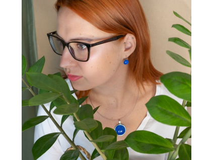 Tmavě modrý náhrdelník