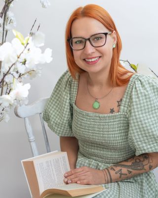 Jarní novinka! Svěží odstín zelené připomíná první lístky na stromech a probouzející se přírodu. Jemný, ale výrazný...