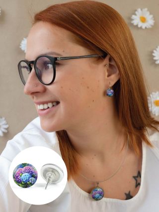 Hortenzie. Jemnost, klid a plnost květů. ✨ Motiv, který působí něžně a přitom výrazně. Mrkněte na náš e-shop 👉...