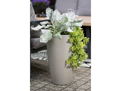 vysoky kvetinac na terasu sivy