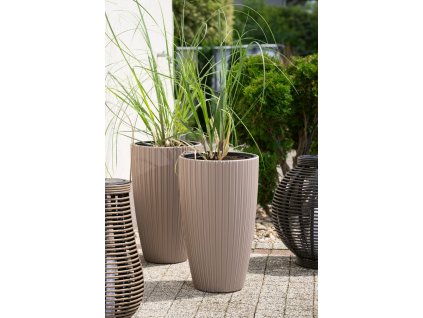 kvetinace na terasu vysoke