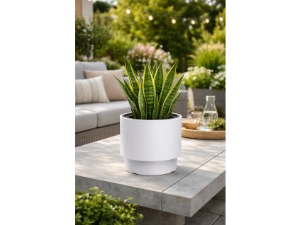 Terasové biele kvetináče