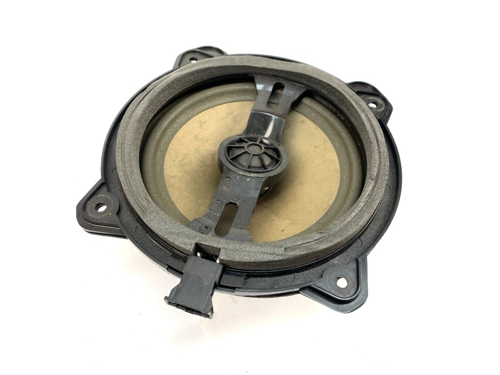 55313 8h0035411 basový reproduktor audi