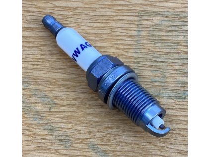 62669 101905618a zapaľovacia sviečka 1 2 htp 1 4 16v 1 6