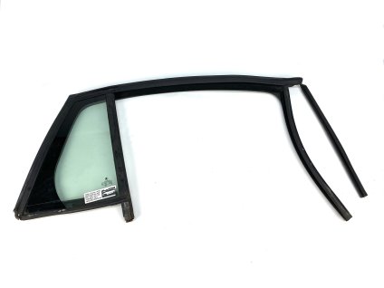 60068 5j9845210n bočné pevné sklo s tesnením skoda fabia ii combi