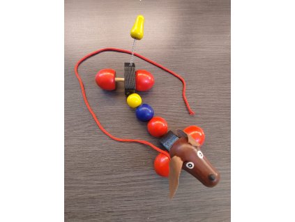 Dřevěný tahací pes