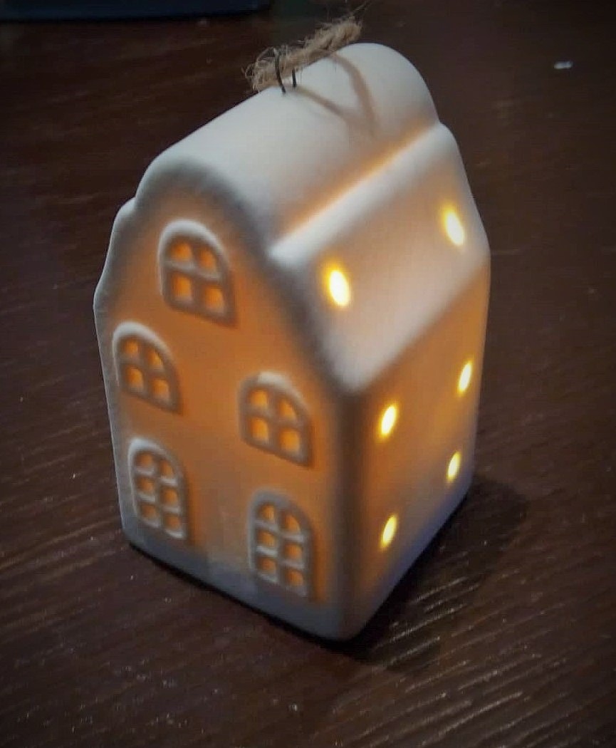 Dom keramika záves LED 4,5x7,5 cm biela