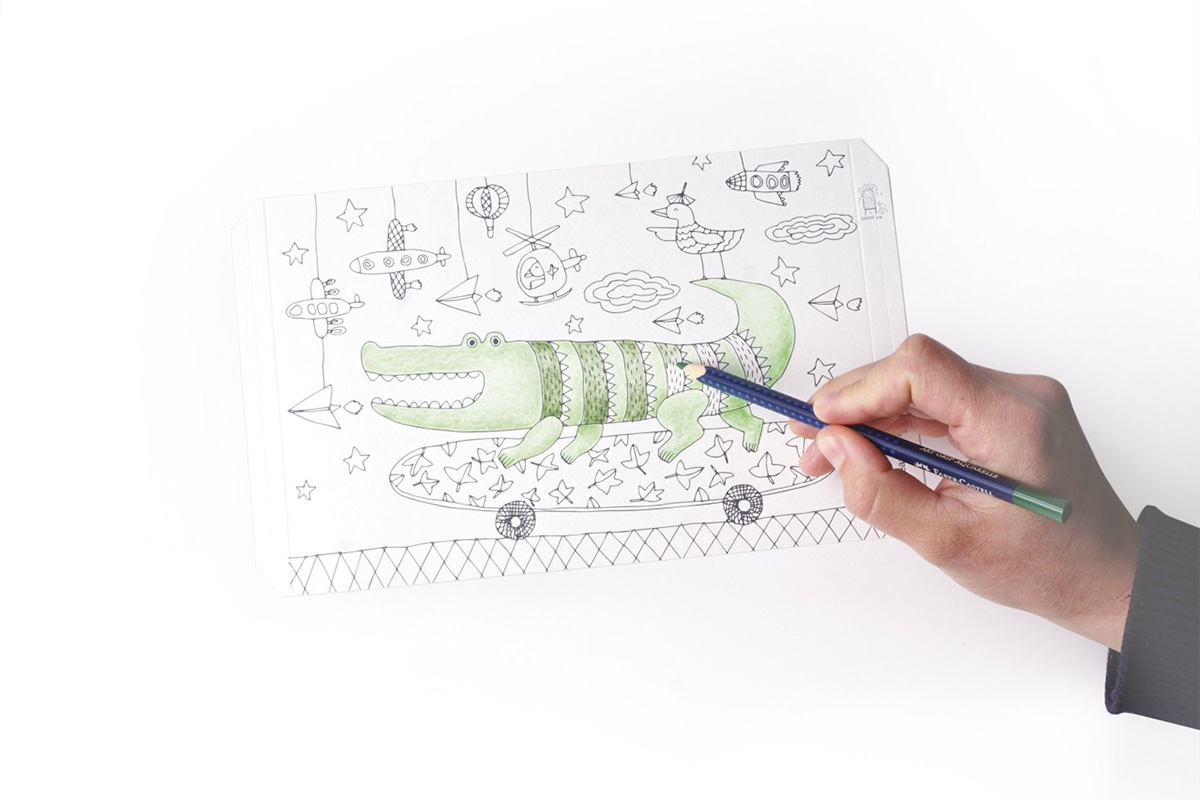 LED lampička s malovaným stínidlem