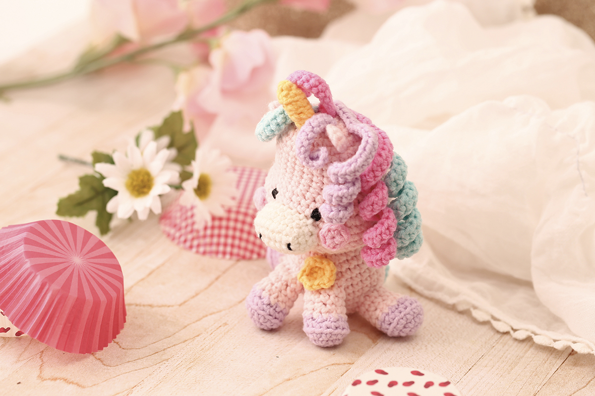 Sada na háčkování Minigurumi Jednorožec Sora 1