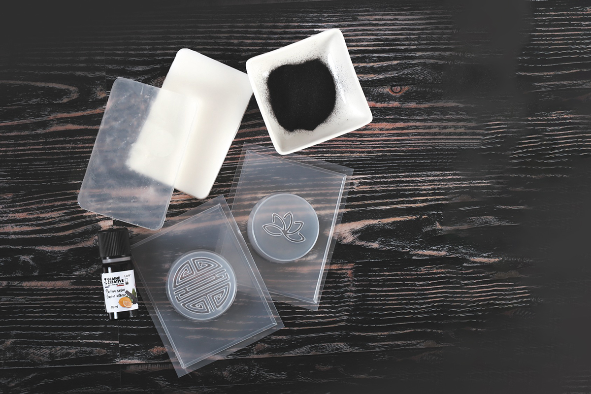 Sada na výrobu mýdla s dřevěným uhlím 2