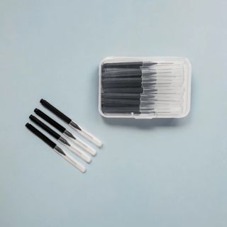 Nano kartáčky na obočí jsou navrženy pro precizní a detailní úpravy obočí. Tento balíček obsahuje 30 kartáčků, ideálních...