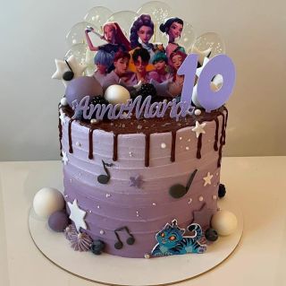 A je to tady! Zařadili jsme do nabídky K-Pop Huntrix 🤩 Vybírat můžete z řady motivů a máme i malá kolečka na cupcaky nebo...